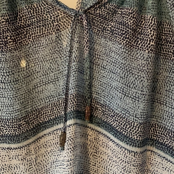 Maurices woman’s top size XS. Extra Small. Blue hues. Sheer. - Picture 3 of 7